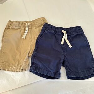 Bundle of 2 Kids Shorts 2T, The Children's Place Khaki and Navy